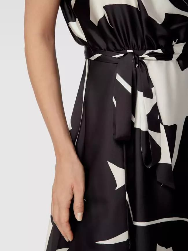 Swing Cocktailkleid Mit Allover-Muster - Schwarz 5 Swing Cocktailkleid Mit Allover-Muster - Schwarz – Bild 3