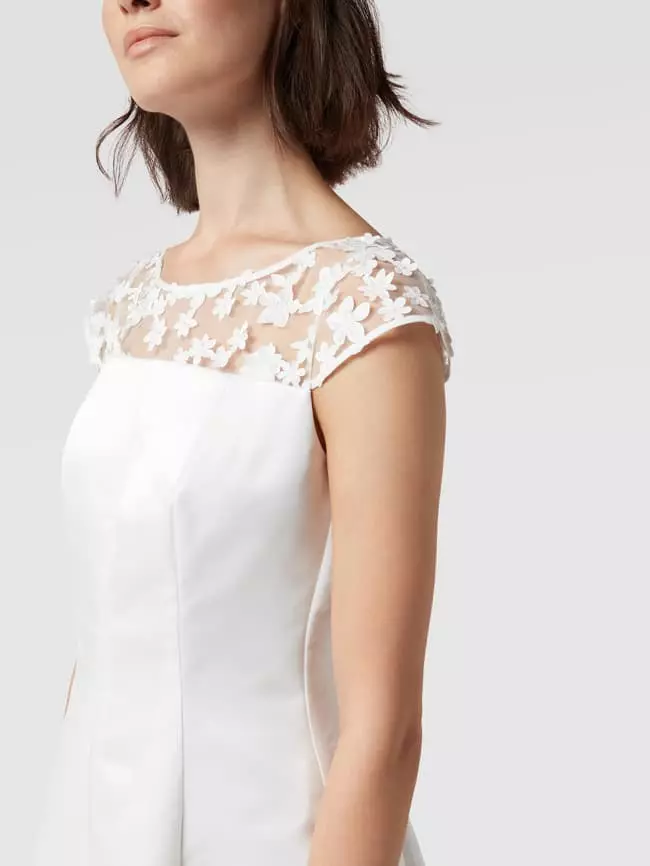 Swing Brautkleid Mit Floralem Besatz - Offwhite 5 Swing Brautkleid Mit Floralem Besatz - Offwhite – Bild 3