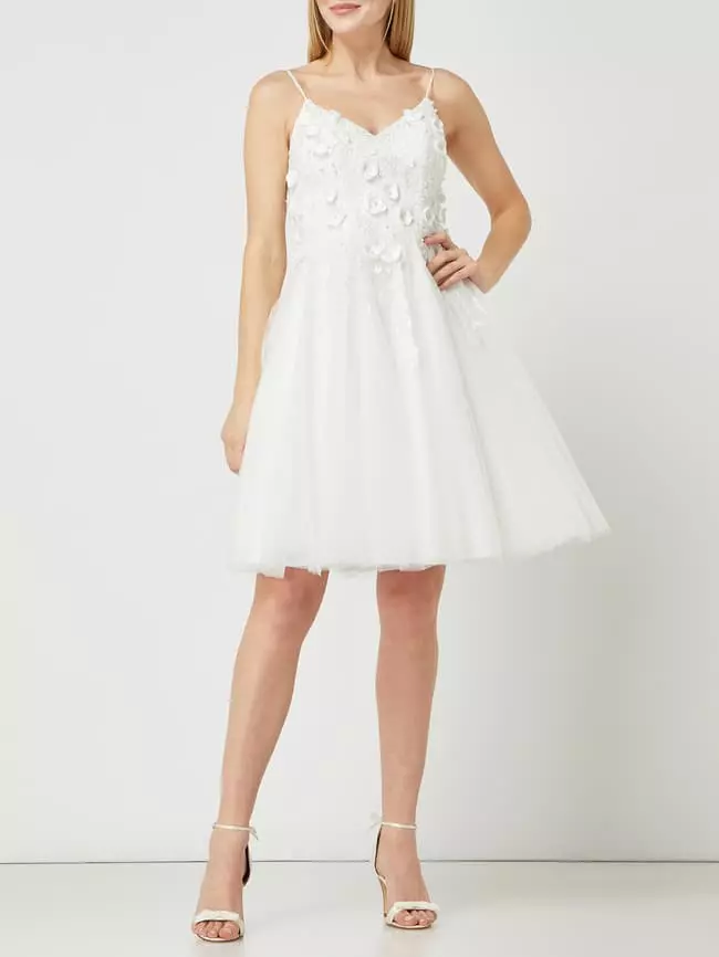 Unique Brautkleid Aus Tüll Mit Blüten-Applikationen - Offwhite 3 Unique Brautkleid Aus Tüll Mit Blüten-Applikationen - Offwhite