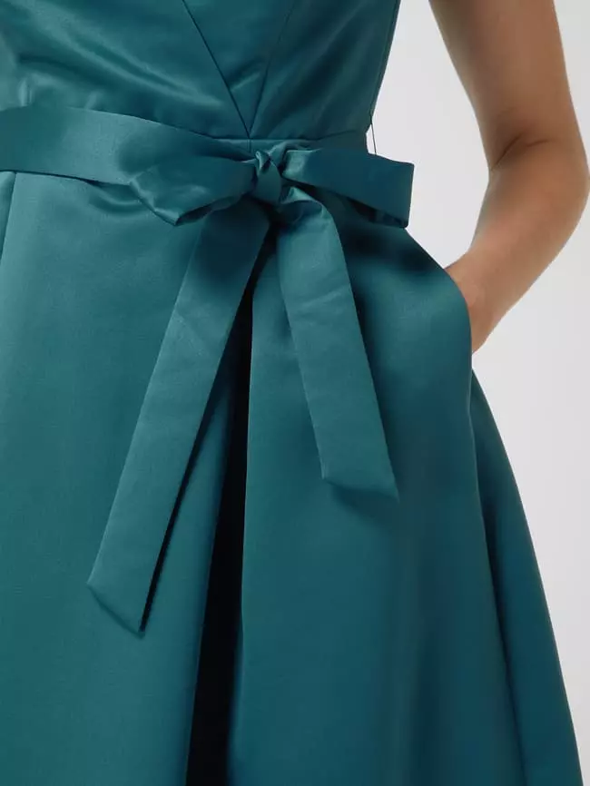 Christian Berg Cocktail Cocktailkleid Aus Satin - Smaragdgrün Meliert 5 Christian Berg Cocktail Cocktailkleid Aus Satin - Smaragdgrün Meliert – Bild 3
