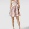 Swing Cocktailkleid Mit Floralem Muster - Rosé -Formal Dress Geschäft 75330d23a134ojam6ooj8gpoad0kueahagqj6eak74olciib917kaka16p730li1a92jaiph98q34iad98o3ie1lc4r68p33chijid9kchi32oj46orjcp1l6opj4e1l6kpmadg