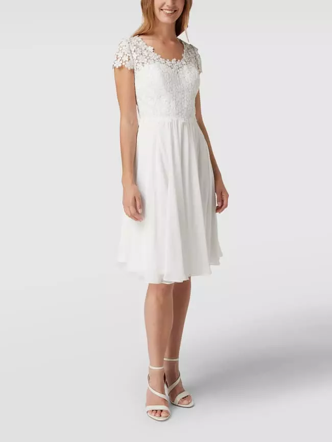 Luxuar Brautkleid Mit Floralen Stickereien Und Zierperlen - Offwhite 3 Luxuar Brautkleid Mit Floralen Stickereien Und Zierperlen - Offwhite