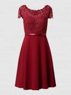 Luxuar Cocktailkleid Mit Ziersteinen Und Floralen Stickereien - Bordeaux Rot -Formal Dress Geschäft 8l33idpp9p634cqc8l644k2aah3l2cig756kcj2i9gq5cc2i8sol4dil71538dpk9h0jcgq98pa48gal9h3jgphp6csjaeb1ccq38p1k6tij6oho6dgj2opkc4s3adb36gsjidg