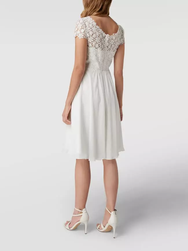 Luxuar Brautkleid Mit Floralen Stickereien Und Zierperlen - Offwhite 7 Luxuar Brautkleid Mit Floralen Stickereien Und Zierperlen - Offwhite – Bild 5