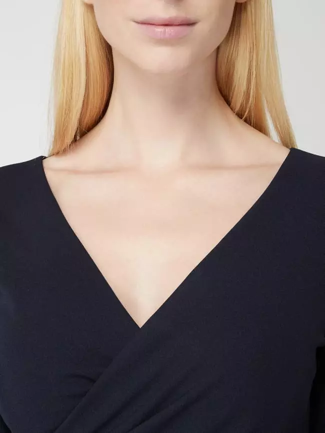 Paradi Cocktailkleid Aus Krepp Mit Drapierten Falten - Dunkelblau 5 Paradi Cocktailkleid Aus Krepp Mit Drapierten Falten - Dunkelblau – Bild 3