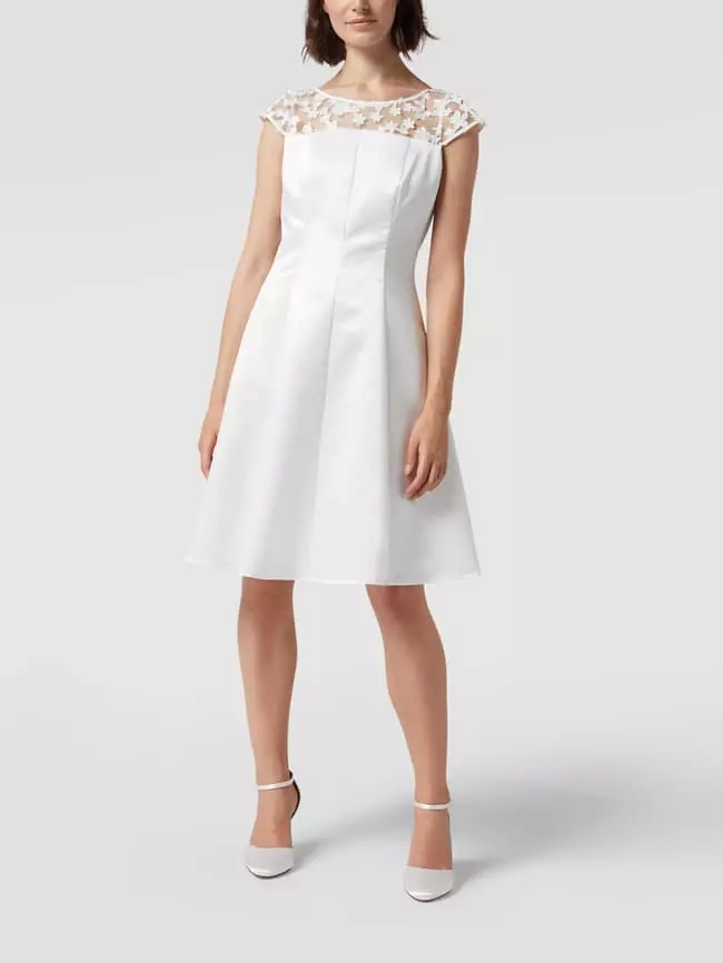 Swing Brautkleid Mit Floralem Besatz - Offwhite 6 Swing Brautkleid Mit Floralem Besatz - Offwhite – Bild 4