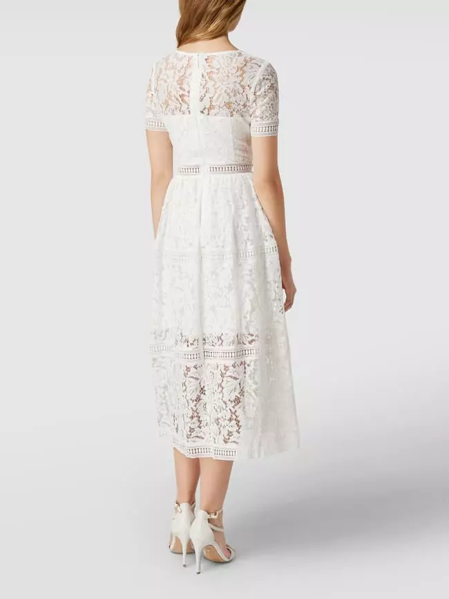 Apart Glamour Kurzärmeliges Brautkleid Mit Floralen Stickereien - Offwhite 7 Apart Glamour Kurzärmeliges Brautkleid Mit Floralen Stickereien - Offwhite – Bild 5