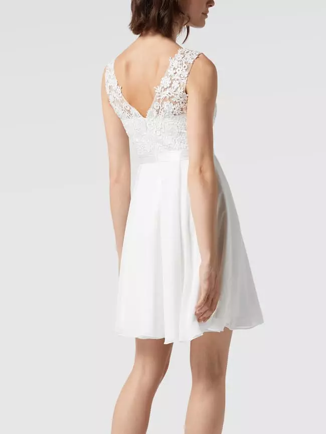 Luxuar Brautkleid Mit Floralen Stickereien - Offwhite 7 Luxuar Brautkleid Mit Floralen Stickereien - Offwhite – Bild 5