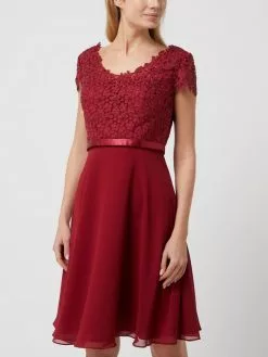 Luxuar Cocktailkleid Mit Ziersteinen Und Floralen Stickereien - Bordeaux Rot -Formal Dress Geschäft akp5cda1a1akkiqc6h7kkca8a134uipp65a4el228cs4uk236p3k4c9j6h6lagqj6p33ai2g6l730iqg98o64pj36sojac1mcgsj6cpkcdhj2e9jcdhm6d1hcgpj8p9k70rj0o8